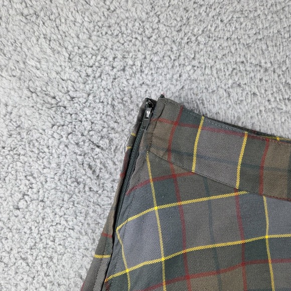 Outlander x Torrid Skirt Women 22 Gray Tartan Plaid Pleated Pockets Metal Button - Picture 3 of 8